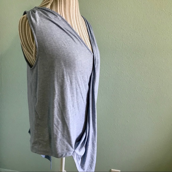Beautiful GAP Blue Wrap Top Size Medium - Picture 4 of 5